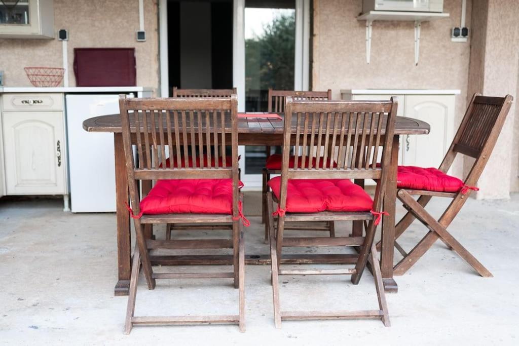 Appartement Le Jutini Caunes-Minervois Exterior photo